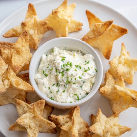 Holiday Star Crackers with Dip